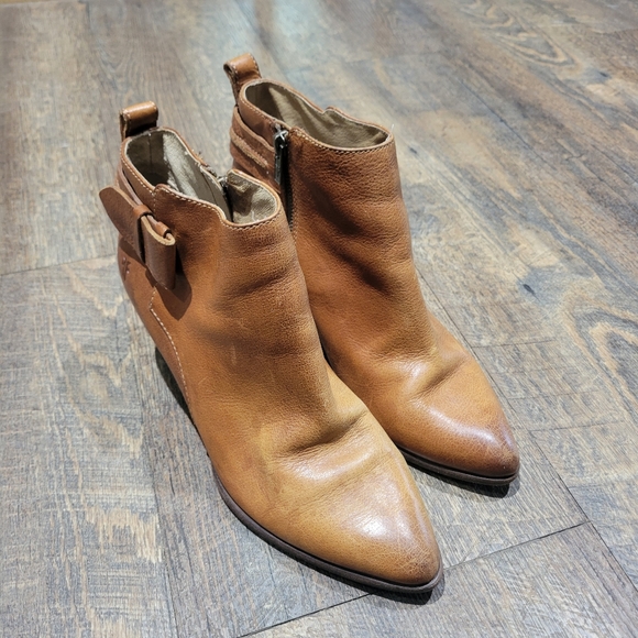 Frye Shoes - Frye Brown Leather Ankle Boots